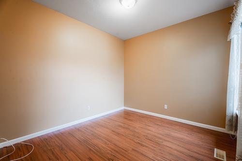 18-650 Harrington Road, Kamloops, BC - Indoor Photo Showing Other Room