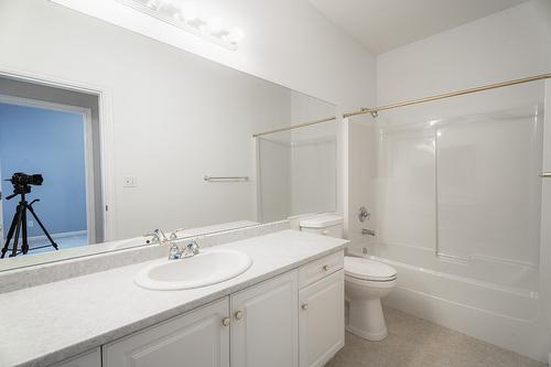 18-650 Harrington Road, Kamloops, BC - Indoor Photo Showing Bathroom