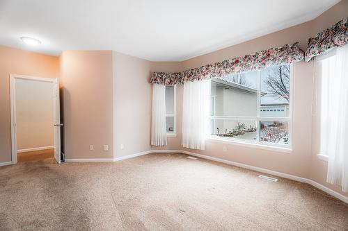 18-650 Harrington Road, Kamloops, BC - Indoor Photo Showing Other Room