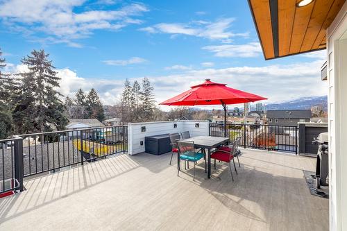 2-1053 Martin Avenue, Kelowna, BC - Outdoor With Deck Patio Veranda With Exterior