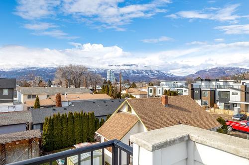 2-1053 Martin Avenue, Kelowna, BC - Outdoor With View