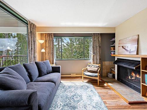 3-691 Castle Crag Cres, Courtenay, BC - Indoor Photo Showing Living Room With Fireplace