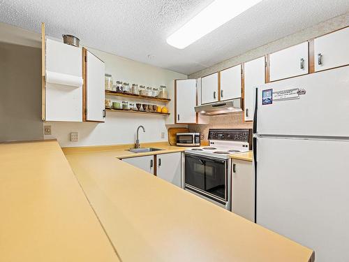 3-691 Castle Crag Cres, Courtenay, BC - Indoor Photo Showing Kitchen