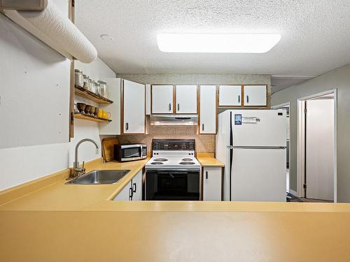 3-691 Castle Crag Cres, Courtenay, BC - Indoor Photo Showing Kitchen