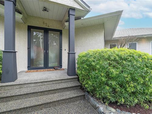 654 Frayne Rd, Mill Bay, BC 