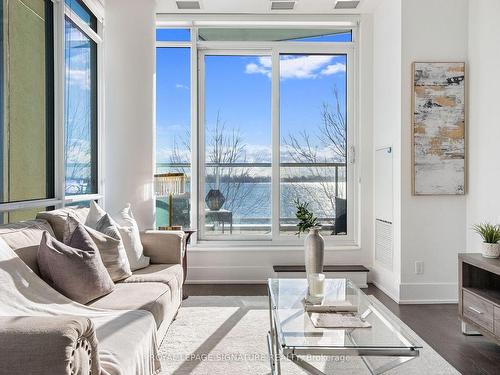 222-55 Merchants' Wharf, Toronto, ON - Indoor Photo Showing Living Room