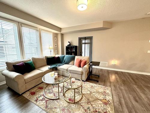 54-1430 Gord Vinson Ave N, Clarington, ON - Indoor Photo Showing Living Room