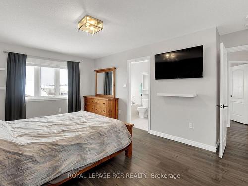 180 Greenwood Dr, Essa, ON - Indoor Photo Showing Bedroom