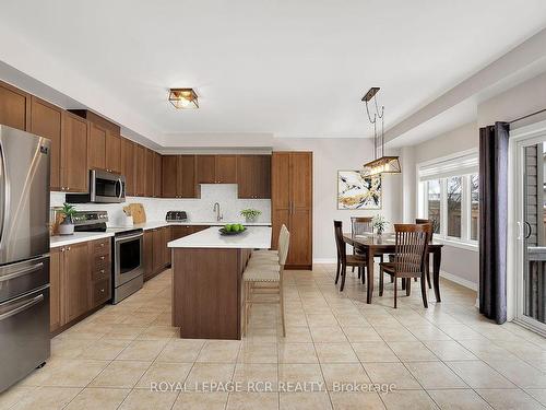 180 Greenwood Dr, Essa, ON - Indoor Photo Showing Kitchen