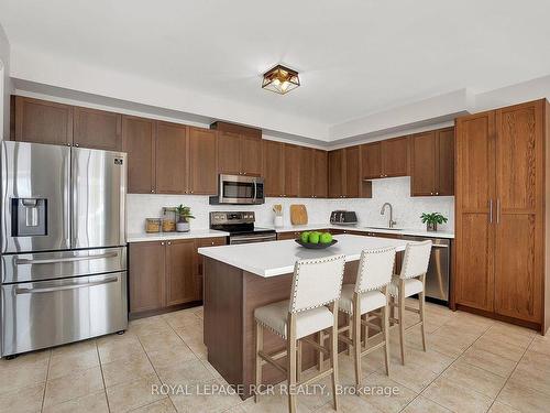 180 Greenwood Dr, Essa, ON - Indoor Photo Showing Kitchen