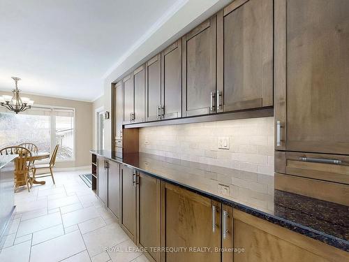 1139 Manor Rd, Oakville, ON - Indoor Photo Showing Kitchen