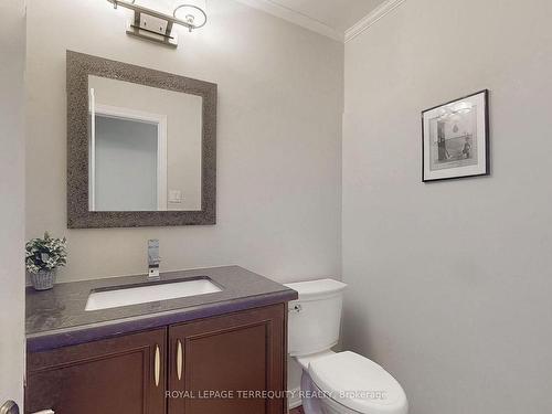 1139 Manor Rd, Oakville, ON - Indoor Photo Showing Bathroom