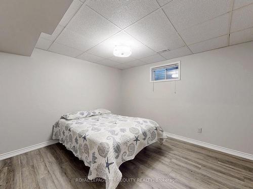 1139 Manor Rd, Oakville, ON - Indoor Photo Showing Bedroom