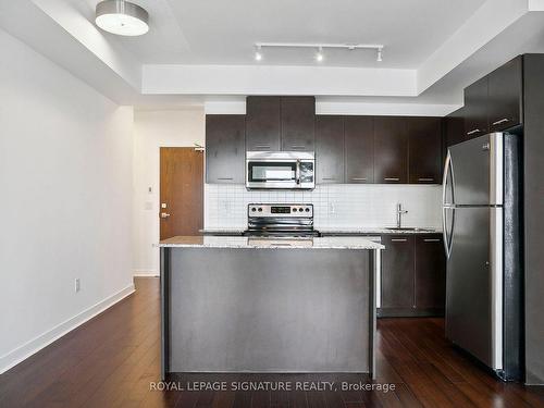 2009-365 Prince Of Wales Dr, Mississauga, ON - Indoor Photo Showing Kitchen With Upgraded Kitchen