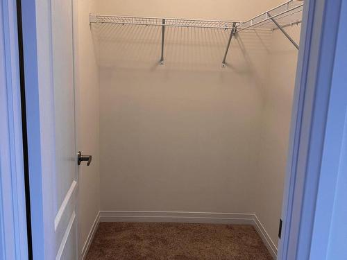 206 Port Cres, Welland, ON - Indoor With Storage