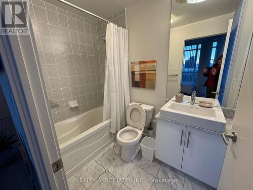 4902 - 65 Bremner Boulevard, Toronto, ON - Indoor Photo Showing Bathroom