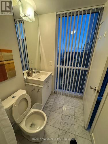 4902 - 65 Bremner Boulevard, Toronto, ON - Indoor Photo Showing Bathroom