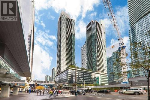 4902 - 65 Bremner Boulevard, Toronto, ON - Outdoor With Facade