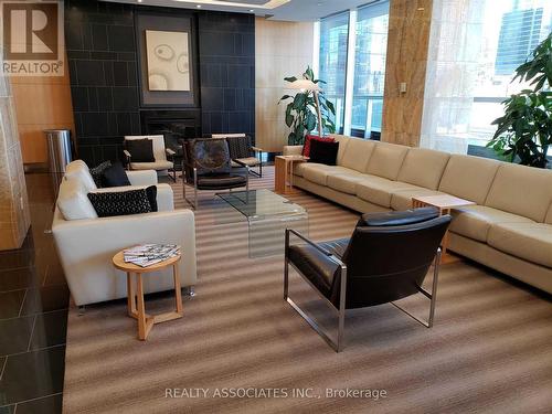 4902 - 65 Bremner Boulevard, Toronto, ON - Indoor Photo Showing Living Room