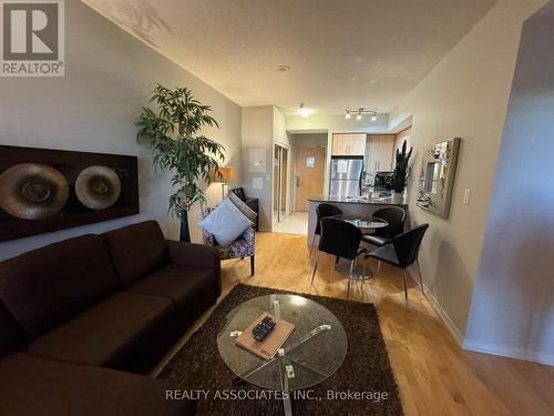 4902 - 65 Bremner Boulevard, Toronto, ON - Indoor Photo Showing Living Room