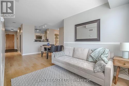 70 Mill Street S, Toronto, ON - Indoor Photo Showing Living Room