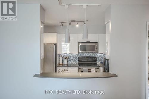 70 Mill Street S, Toronto, ON - Indoor Photo Showing Kitchen