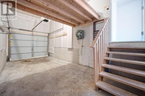 284 Sophia Crescent, Kitchener, ON - Indoor Photo Showing Garage