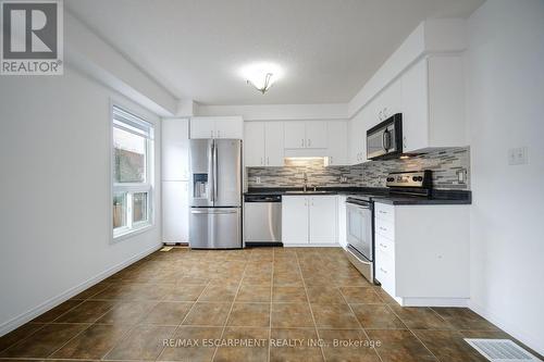 284 Sophia Crescent, Kitchener, ON - Indoor Photo Showing Kitchen With Upgraded Kitchen