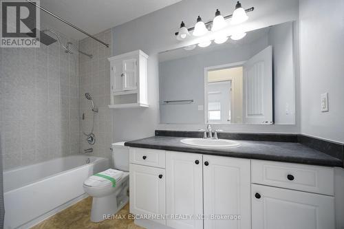 284 Sophia Crescent, Kitchener, ON - Indoor Photo Showing Bathroom