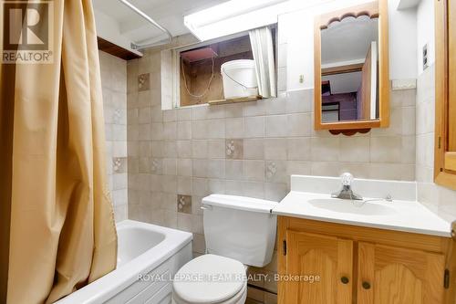 157 Anna Avenue, Ottawa, ON - Indoor Photo Showing Bathroom