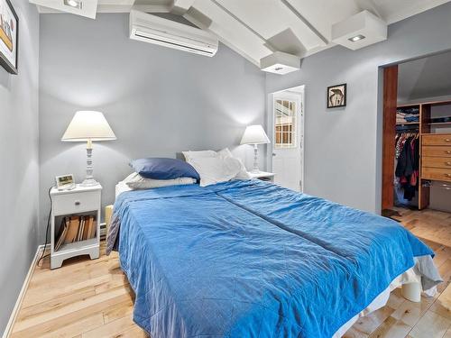 909 Mcmillan Avenue, Winnipeg, MB - Indoor Photo Showing Bedroom