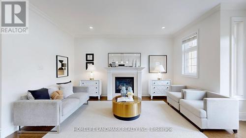 1 Madeline Road, Toronto, ON - Indoor Photo Showing Living Room