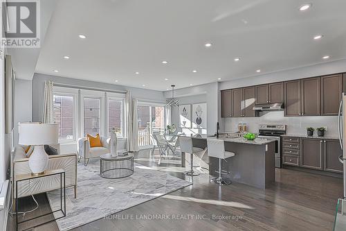 35 Thornapple Lane, Richmond Hill, ON - Indoor Photo Showing Kitchen With Upgraded Kitchen