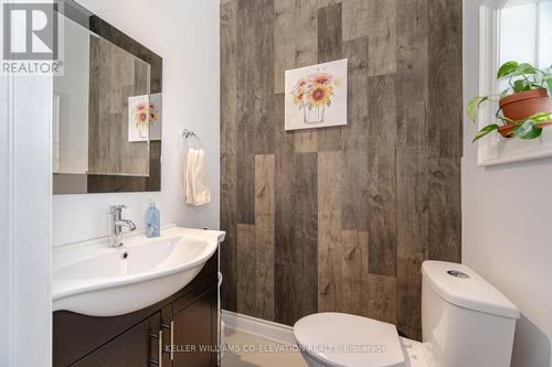 310 Silverthorn Avenue, Toronto, ON - Indoor Photo Showing Bathroom