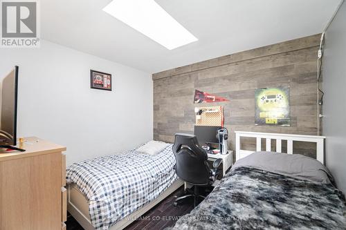 310 Silverthorn Avenue, Toronto, ON - Indoor Photo Showing Bedroom