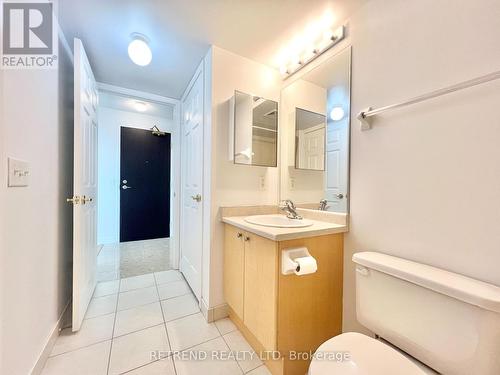 3001 - 30 Grand Trunk Crescent, Toronto, ON - Indoor Photo Showing Bathroom