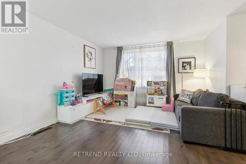 58 Broadpath Road, Toronto, ON - Indoor Photo Showing Living Room