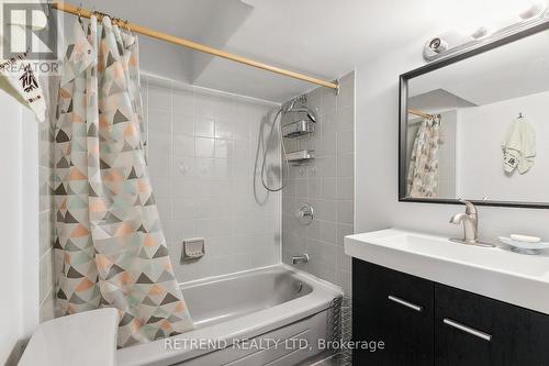 58 Broadpath Road, Toronto, ON - Indoor Photo Showing Bathroom