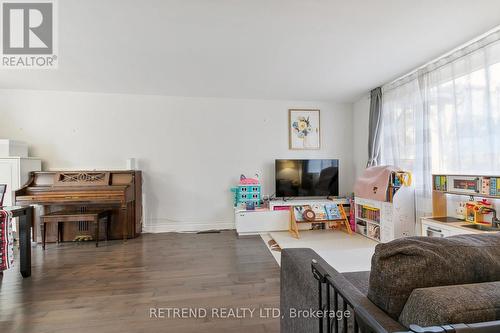 58 Broadpath Road, Toronto, ON - Indoor Photo Showing Other Room