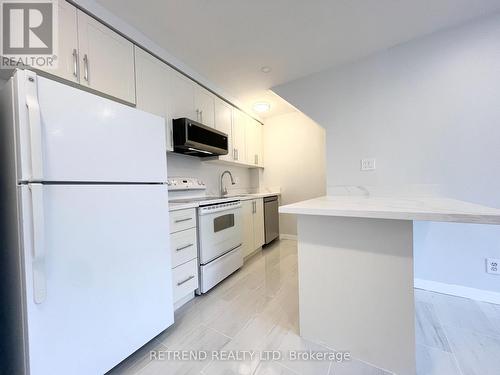 2F & 3F - 544 Eglinton Avenue W, Toronto, ON - Indoor Photo Showing Kitchen