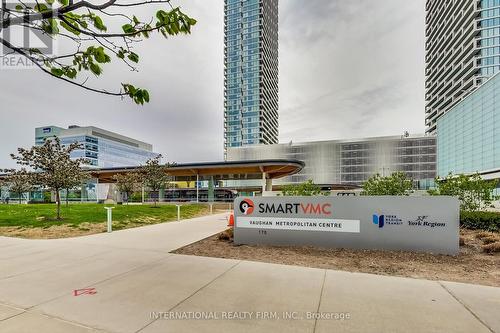 3703 - 898 Portage Parkway, Vaughan, ON - Outdoor