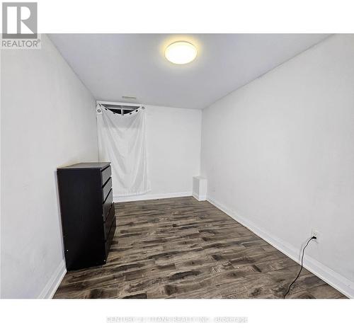 B - 788 B Midland Ave Avenue, Toronto, ON - Indoor Photo Showing Other Room