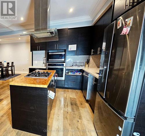 B - 788 B Midland Ave Avenue, Toronto, ON - Indoor Photo Showing Kitchen With Double Sink With Upgraded Kitchen