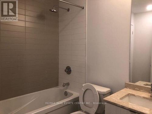 1612 - 4055 Parkside Village Drive, Mississauga, ON - Indoor Photo Showing Bathroom