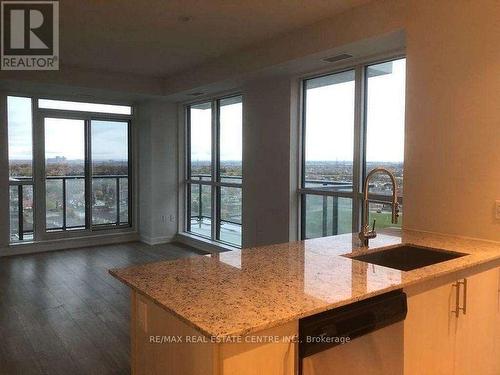 1612 - 4055 Parkside Village Drive, Mississauga, ON - Indoor Photo Showing Kitchen