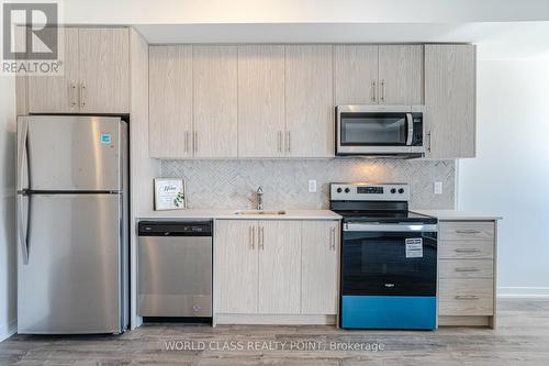 03 - 3429 Ridgeway Drive, Mississauga, ON - Indoor Photo Showing Kitchen With Stainless Steel Kitchen With Upgraded Kitchen