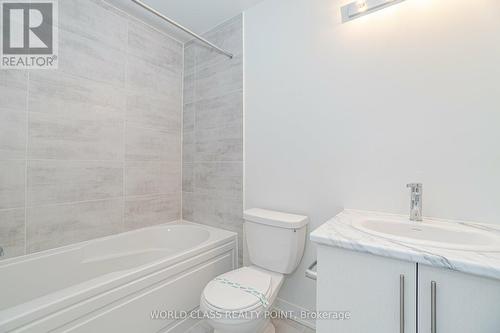 03 - 3429 Ridgeway Drive, Mississauga, ON - Indoor Photo Showing Bathroom