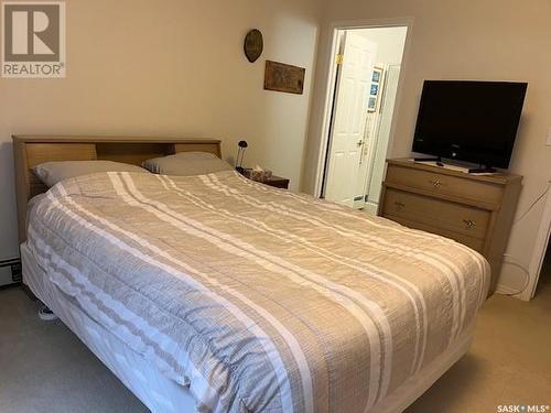 101 102 1St Avenue, Caronport, SK - Indoor Photo Showing Bedroom