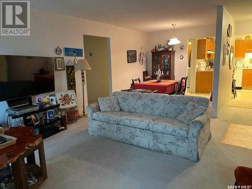 101 102 1St Avenue, Caronport, SK - Indoor Photo Showing Living Room