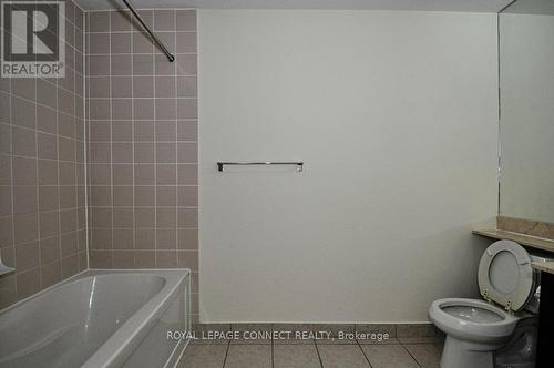 703 - 215 Fort York Boulevard, Toronto, ON - Indoor Photo Showing Bathroom